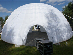 Show inflatable igloo dome