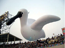 Flying Inflatable goose model
