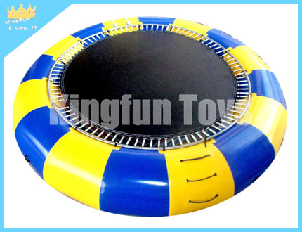 Aqua water trampoline