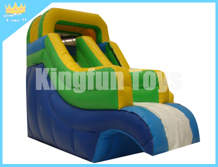 Wet inflatable sliding way with pool
